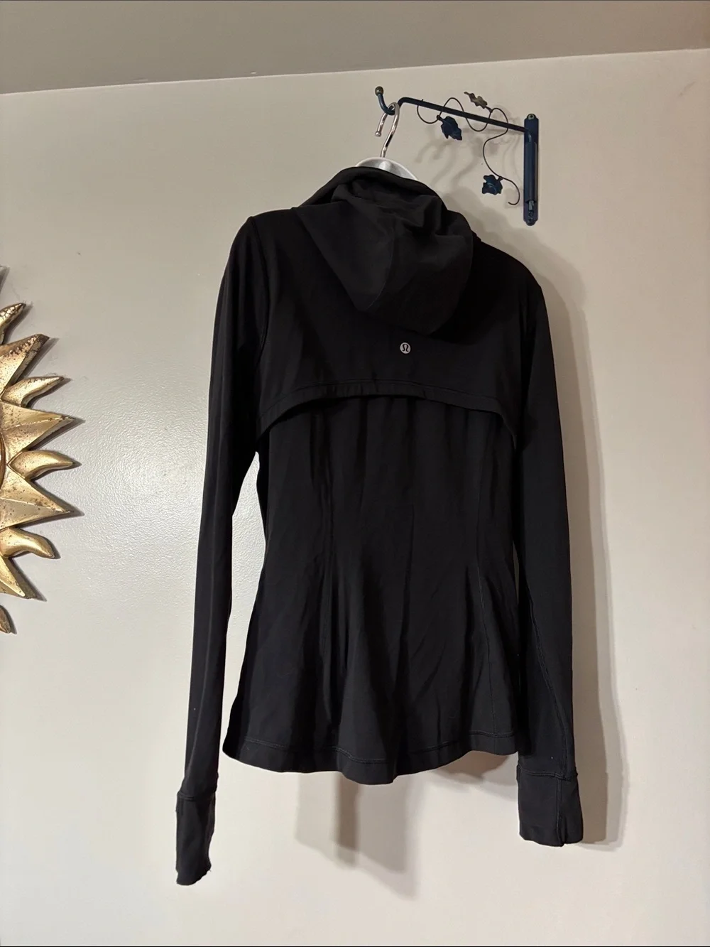lululemon athletica sleek fitted